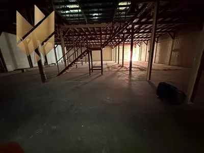 مستودع للايجار || الصناعيه 17  || مساحة 8000 قدم