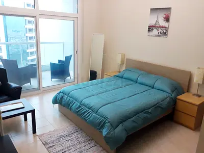 ⭐LADIES ONLY⭐ Quality Room / Private bath / Balcony