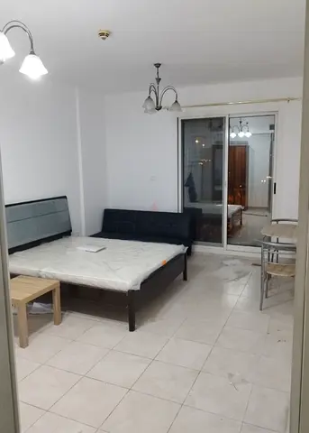 Room for exclusive single or couple ready to move