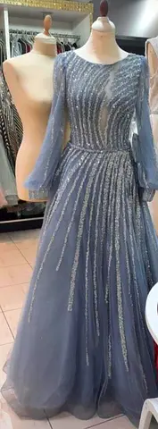 فساتين فخمه بحاله ممتازه للبيع