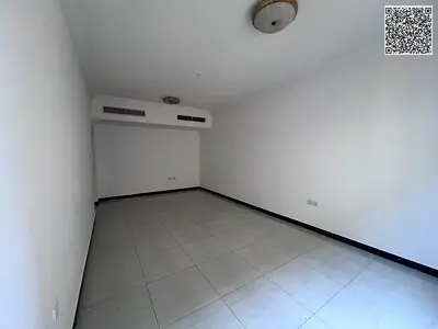 شقة أنيقة غرفتين وصالة مع بلكونة واسعة وتكييف مركزي بموقع مميز مثالية للسكن العائلي الراقي