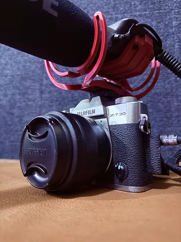 Fujifilm X-T30 II + Rode Mic + 128GB SD Card (Pristine Condition)