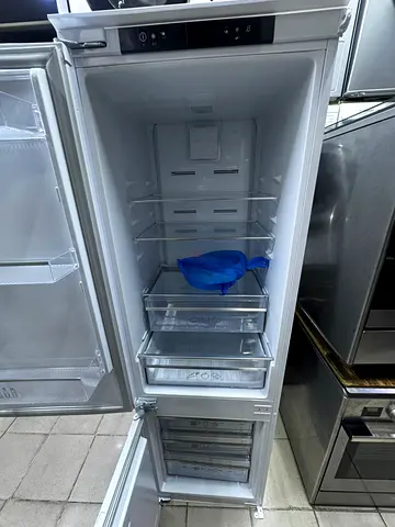 Smeg built in fridge fully integrated