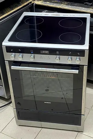 Siemens Electric Oven and Cooktop