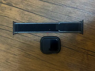 Apple Watch Series 4 with Original Apple Adjustable Strap