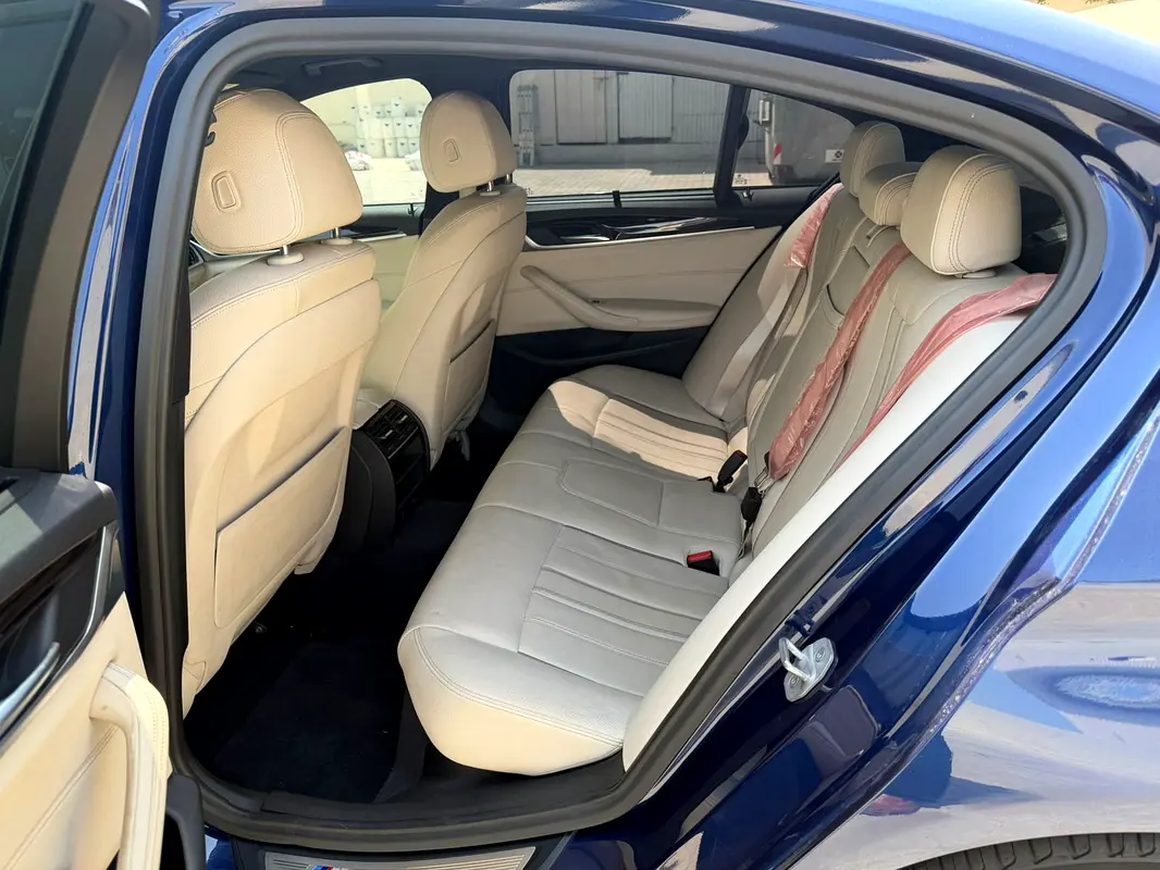 BMW 5-Series 2018 — photo 1 of 5