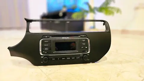 Kia rio stereo with cover