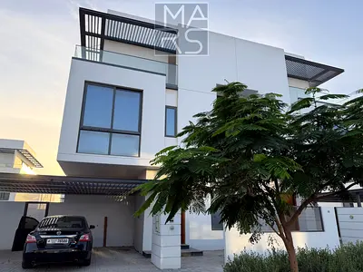 Distress Deal | Ready 4BHK Villa in Ajmal Makan