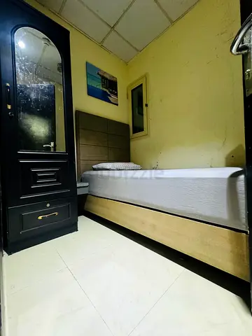 Single room available in al qusais