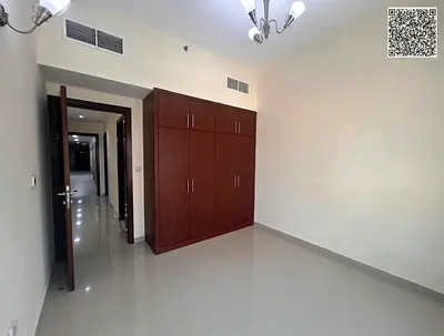 شقة غرفة وصالة مع حمام للإيجار في الفجيرة موقع مميز