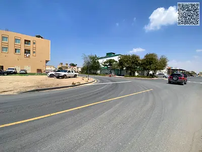 للبيع قطعة ارض كورنر كبيرة 5000 قدم تصريح سكني فلل أرضي + 1 في منطقة الروضة 2، عجمان