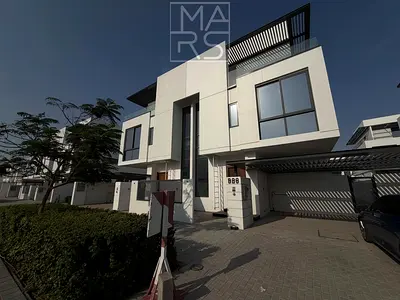 Distress Deal | Ready 4BHK Villa in Ajmal Makan