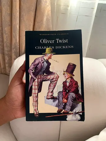 Oliver Twist by Charles Dickens (Wordsworth Classics) - Good used condition