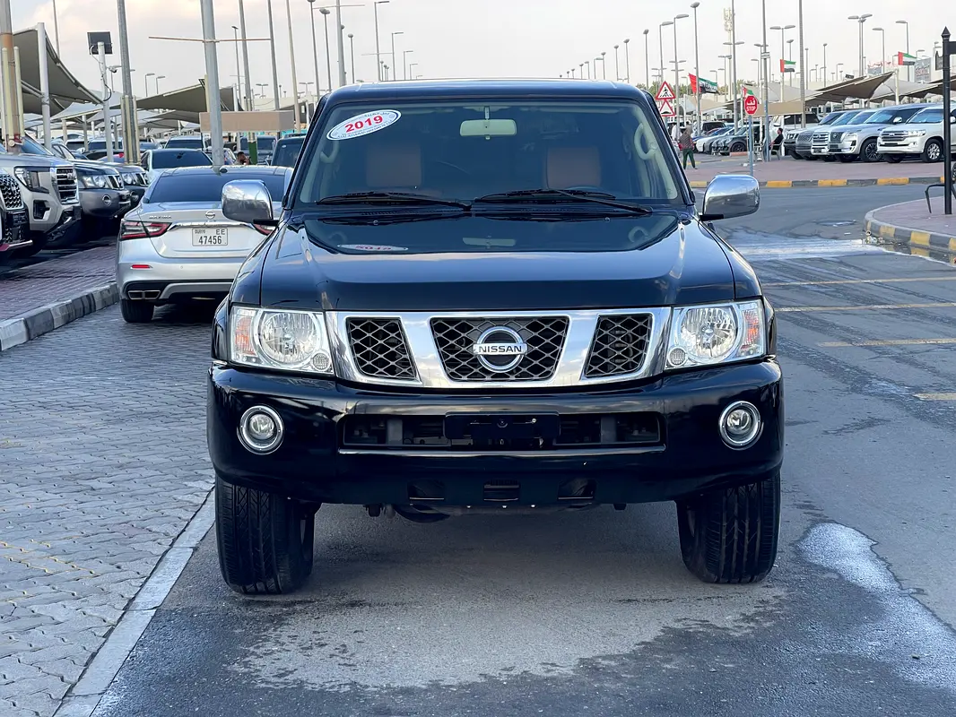 Nissan Patrol Safari 2019 — photo 1 of 20
