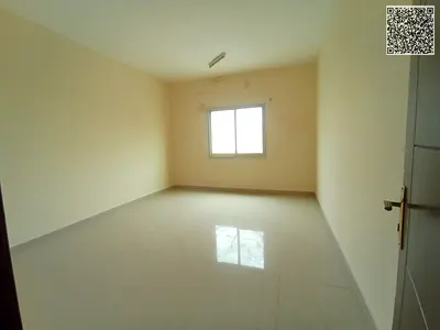 شقة عائلية واسعة 3 غرف وصالة مع بلكونة وتكييف مركزي بسعر رائع