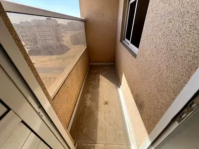 شقة غرفة وصالة للإيجار في الجرف 3 عجمان مساحة كبيرة مع بلكونة و2 حمام مناسبة شيرنج موظفين بسعر 35 ألف على 4 دفعات