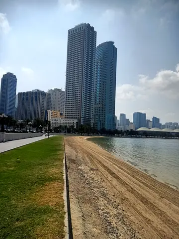 فرصة رائعة للتملك في برج مساكن الواحه  منطقة الخان بسعر مميز جدا 3 غرف وصاله كبيرة مع موقف سيارة ومخزن منفصل بمساحة 96 قدم