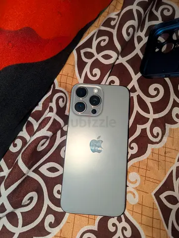 Apple iPhone 15 Pro Max 256GB clean condition with original box and cable