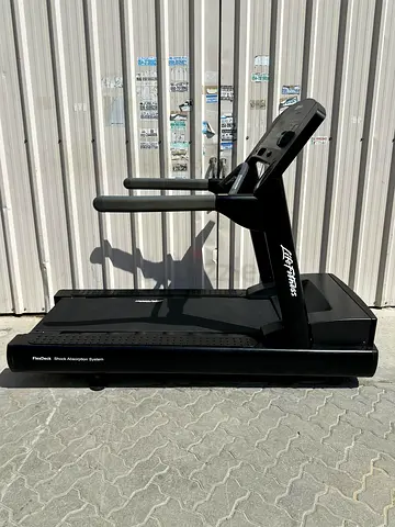 Life fitness clst heavy duty treadmill USA brand