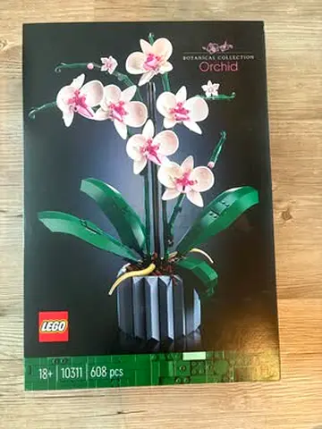 FLASH SALE BRAND NEW LEGO 10311 ICONS ORCHID