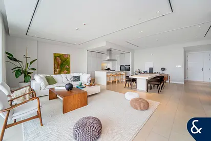 One Bedroom | High Floor | Community Facing