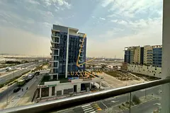 Chiller free | Ready to move | 12 cheques