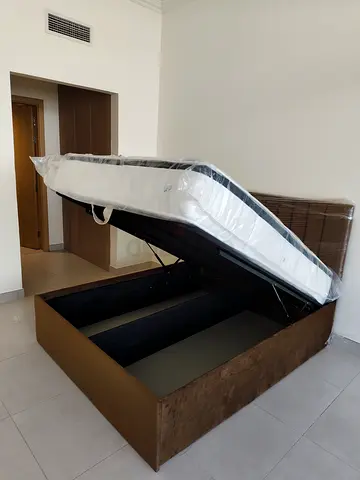 Storage Bed with Lift-up Mattress