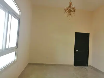 للايجار فيلا VIP | غرف ماستر | اطلاله مفتوحه | باركن | على طريق الرائيسى | غرفه خادمه | منطقه اطفال