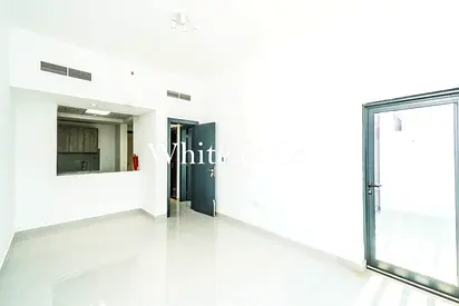 LARGE LAYOUT | CORNER UNIT | UNFURNISHED