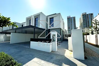 Corner Townhouse | Park View | Large Plot | Garden