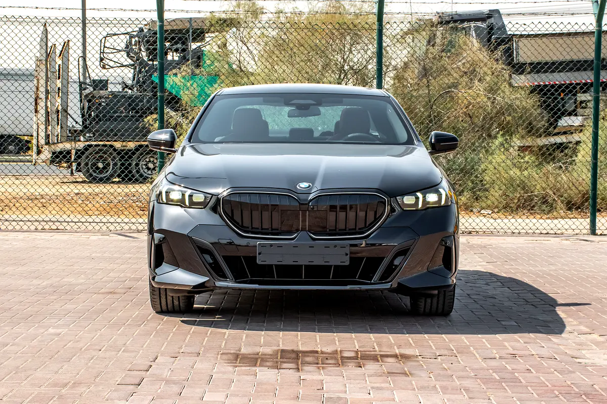 BMW 5-Series 2026 — photo 1 of 20