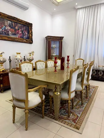 Dining table 10 seater