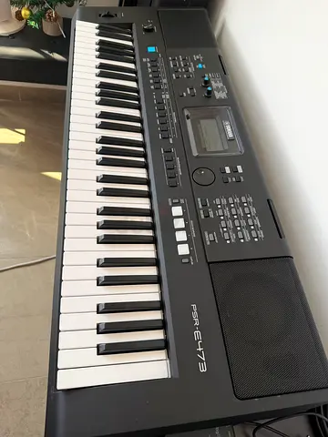 YAMAHA PSR-E473 Portable, Digital Keyboard with 61 Touch-Sensitive Keys, in Black