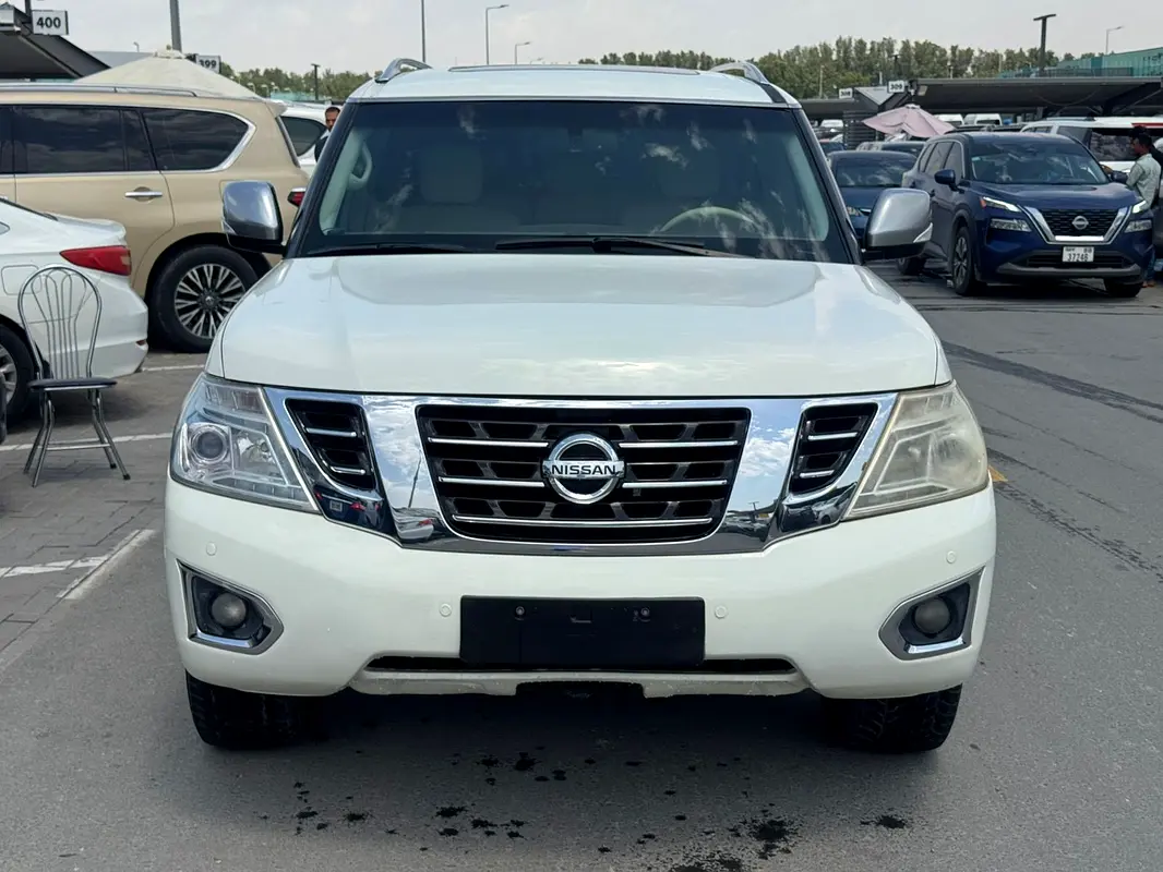 Nissan Patrol 2013 — photo 1 of 11