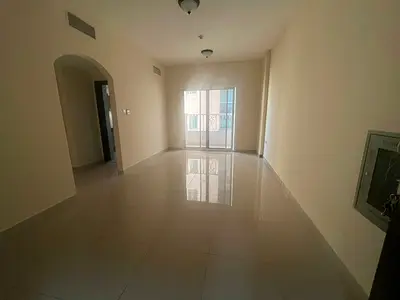 باركينج مجانا|مقابل برج العرب|علي شارع التعاون|قريب من شارع الاتحاد|اكبر مساحة غرفتين وصالة|بلكونة