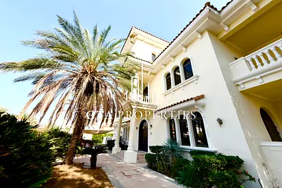 Direct Beach Access | Vacant | Private Pool