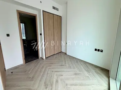 Multiple Options | Canal View | Middle Floor