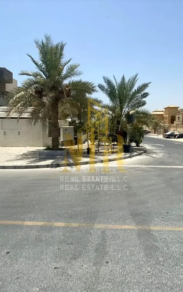 فيلا فاخرة للبيع في الروضة 3 – موقع كورنر مميز مع مسبح خاص بسعر شامل الكهرباء والمياه والمكيفات