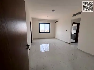 شقة غرفة وصالة مريحة مع مطبخ مجهز وحمامين وبلكونة واسعة وتكييف مركزي في موقع مثالي قريب من جميع الخدمات