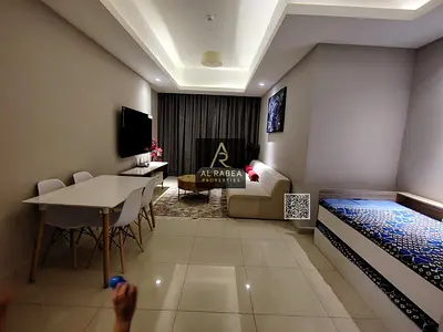 Prime location - Furnished - Gym - Swimming pool - Parking - Built-in wardrobes