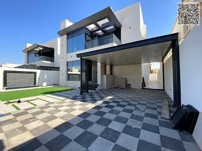 Modern villa design in a prime location, freehold ownership for life with no service charges.