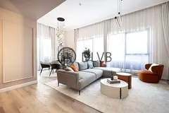 LUXURY 3 BR APT/ VACANT/ RENOVATED/ FULLY FURNISHED
