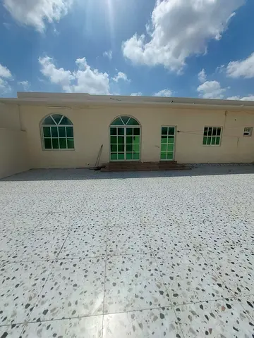 Spacious 5BR Villa for Rent in Jazzat