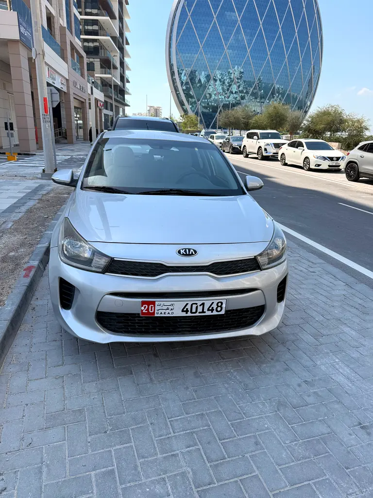 Kia Rio 2019 — photo 1 of 8