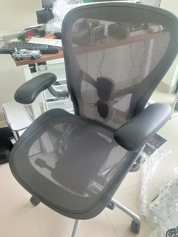 Ergonomic Remastered V2 Version Herman Miller Aeron Chair in Stock Size C Polished Leather Pads