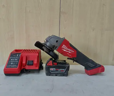 Milwaukee Grinder 18v B.L