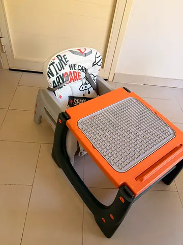baby high chair with tray - good condition