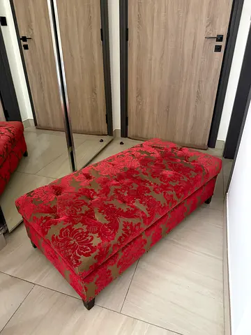 🏡 Moving Sale – Red pouffe bench with ornament