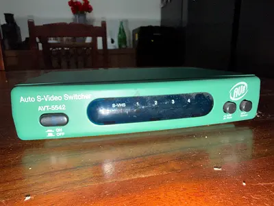 Auto Audio RCA Switcher AVT-5542 (used)