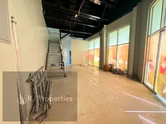 30days free luxury showroom on the Main road with MAZZiNE FLOOR business area ready to move only jes